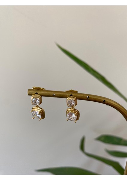 Xuping Baget Taşlı Minimal Gold Küpe fiyatları