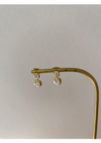 Xuping Baget Taşlı Minimal Gold Küpe fırsatları