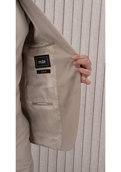 Erkek Slim Fit Sivri Yaka Yelekli Takım Elbise