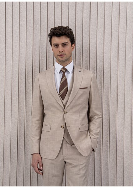 Erkek Slim Fit Sivri Yaka Yelekli Takım Elbise