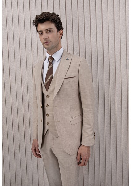 Erkek Slim Fit Sivri Yaka Yelekli Takım Elbise