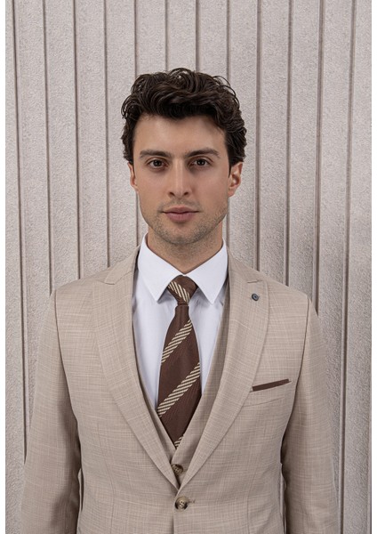 Erkek Slim Fit Sivri Yaka Yelekli Takım Elbise