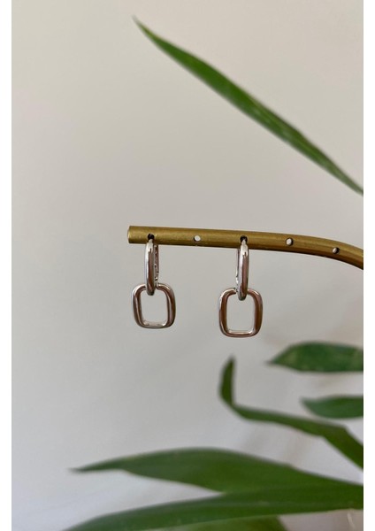 Xuping Minimal Ataç Silver Küpe