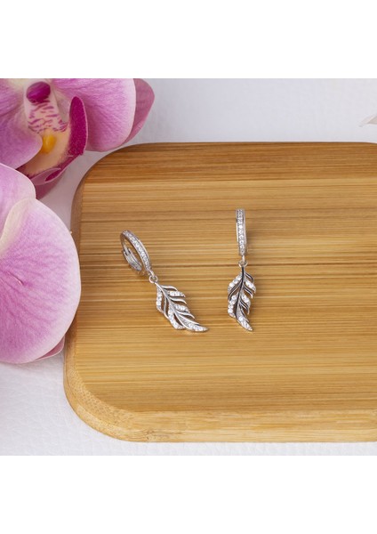 Yaprak Model-2 925 Ayar Gümüş Zirkon Taşlı Kadın Küpe modelleri