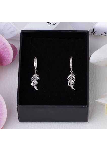 Yaprak Model-2 925 Ayar Gümüş Zirkon Taşlı Kadın Küpe fırsatları
