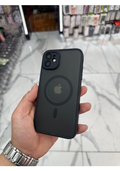iPhone 11 Kamera Korumalı Kılıf Magsafe Özellikli Mat Tank Koruyucu Kılıf - Siyah indirimleri