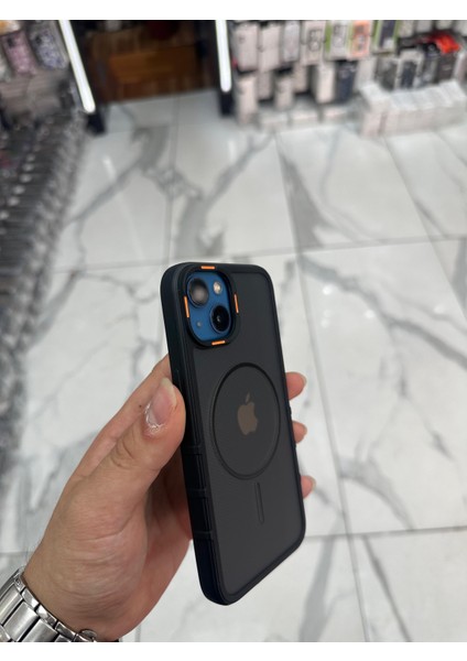 iPhone 14 Karbon Kılıf Tank Magsafe Özellikli Dokulu Buzlu Korumalı Kılıf - Siyah indirimleri