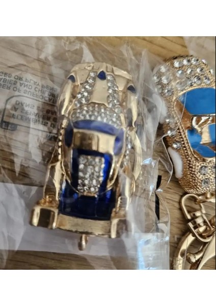 Şık Taşlı Spor Araba Anahtarlık Çinko Alaşım Metal Kırmızı 1 Adet