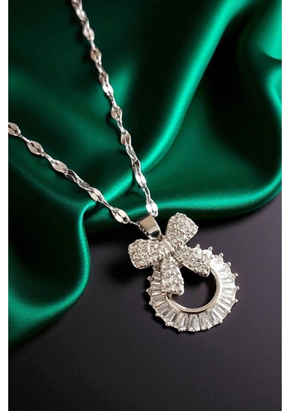 Lina Tia Kadın Çelik Zincirli Su Yolu Gümüş Kaplama Fiyonk Tasarımlı Model Baget Zirkon Taşlı Model Kolye