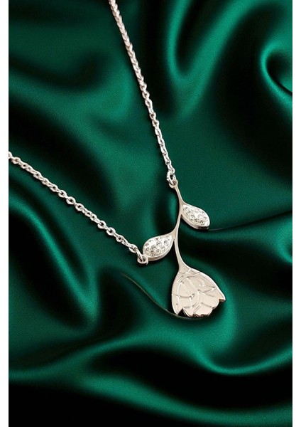 Lina Tia Kadın Çelik Zincirli Su Yolu Gümüş Kaplama Gül Çiçeği Tasarımlı Model Zirkon Taşlı Kombin Kolye