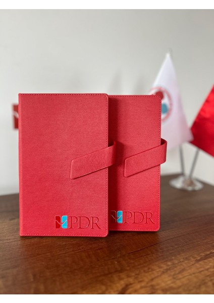 Kırmızı Mıknatıslı Defter
