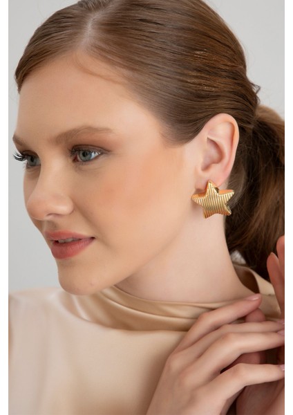 Lina Tia Kadın Çizgi Doku Tasarımlı Yıldız Model Altın Renk Lak Kaplama Günlük Abiye Elbise Bluz Kombin Küpe