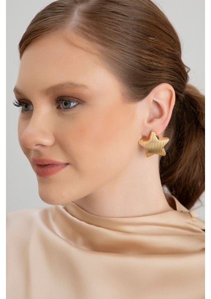 Lina Tia Kadın Çizgi Doku Tasarımlı Yıldız Model Altın Renk Lak Kaplama Günlük Abiye Elbise Bluz Kombin Küpe