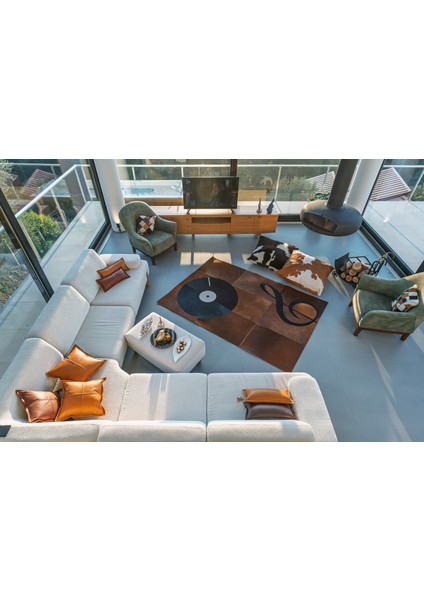 %100 Doğal Dana Derisi Kaymaz Taban Premium Patchwork Halı - Müzik Temalı Kahverengi Siyah