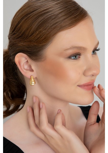 Lina Tia Kadın Kıvrımlı Dalgaların Dansı Tasarımlı Model Altın Kaplama Günlük Abiye Elbise Bluz Kombin Küpe modelleri