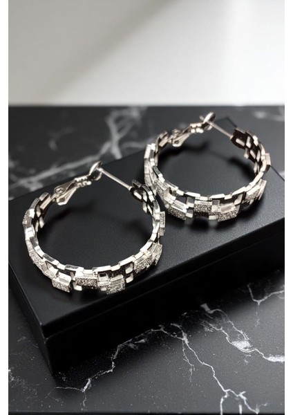 Kadın Çelik Gümüş Kaplama Kare Kabartma Desenli Tasarım Model Günlük Kombin Küpe