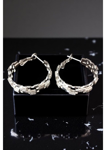 Kadın Çelik Gümüş Kaplama Kare Kabartma Desenli Tasarım Model Günlük Kombin Küpe modelleri