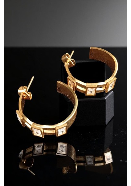 Kadın Çelik Altın Kaplama Zirkon Taşlı Yarım Halka Kare Taş Detaylı Tasarım Model Günlük Küpe