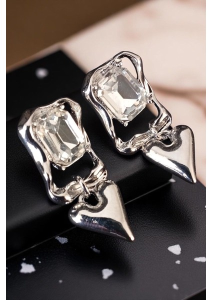 Kadın Çelik Gümüş Kaplama Zirkon Taşlı Kare Kalp Sallantılı Taş Detaylı Tasarım Model Günlük Küpe