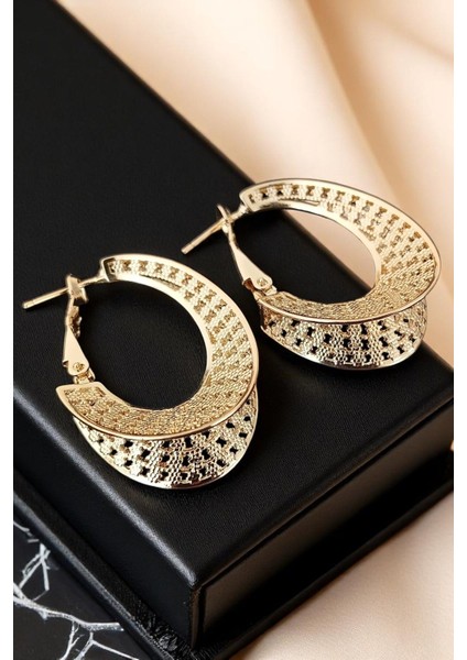 Kadın Çelik Altın Kaplama Ajur Desenli Tasarım Model Günlük Kombin Küpe