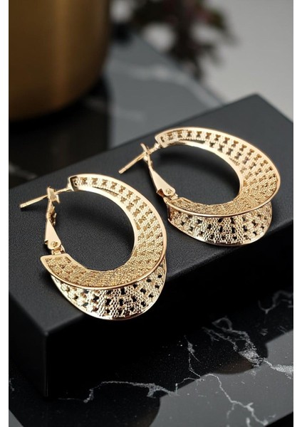 Kadın Çelik Altın Kaplama Ajur Desenli Tasarım Model Günlük Kombin Küpe fiyatları