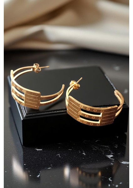 Kadın Çelik Altın Kaplama Ay Temalı Desenli Tasarım Model Günlük Kombin Küpe fiyatları