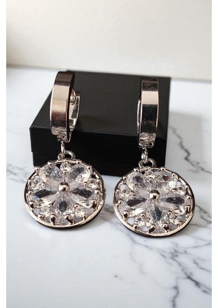 Kadın Çelik Gümüş Kaplama Zirkon Taşlı Halka Klipsli Çiçek Motifli Sallantılı Model Kombin Küpe modelleri