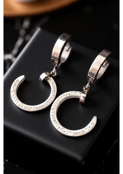 Kadın Çelik Gümüş Kaplama Zirkon Taşlı Halka Klipsli Ay Tema Sallantılı Tasarım Model Kombin Küpe