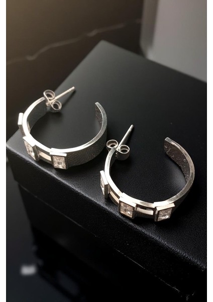 Kadın Çelik Gümüş Kaplama Yarım Halka Kare Taş Detaylı Tasarım Model Günlük Kombin Küpe fiyatları