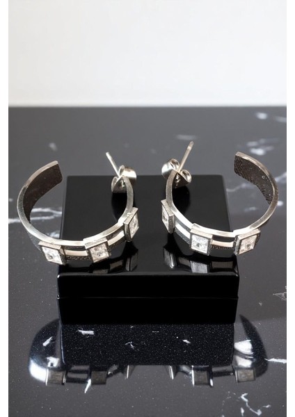 Kadın Çelik Gümüş Kaplama Yarım Halka Kare Taş Detaylı Tasarım Model Günlük Kombin Küpe modelleri