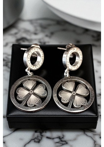 Kadın Çelik Gümüş Kaplama Zirkon Taşlı Dört Yaprak Halka Yonca Sallantılı Tasarım Model Kombin Küpe fiyatları