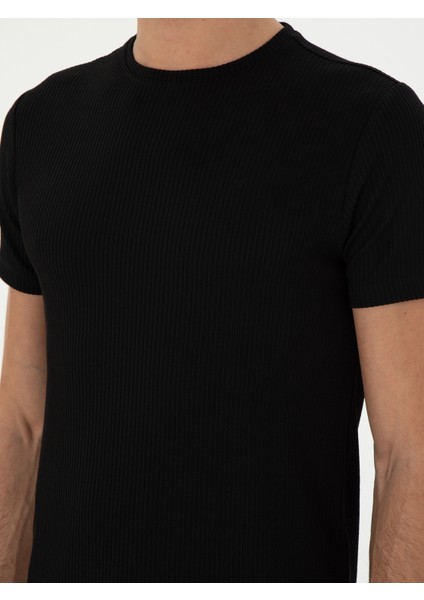 Erkek Siyah Slim Fit Çizgi Dokulu Bisiklet Yaka T-Shirt 50303372-VR046