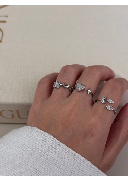 Üçlü Gümüş Renk Ayarlanabilir Yüzük Seti – Kalp, Yıldız ve Yaprak Detaylı