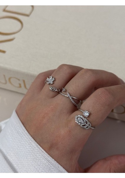 Üçlü Gümüş Renk Ayarlanabilir Yüzük Seti – Zarif Taşlı ve Çiçek Detaylı Tasarım fırsatları