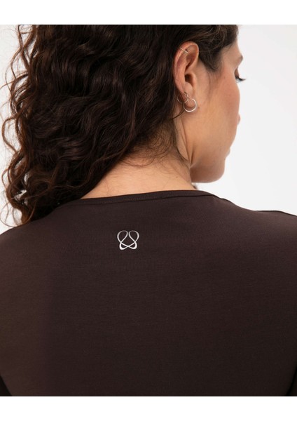 Kadın Kahverengi Anvelop Wrap Crop -EcoVero Viskoz, Belden Bağlamalı, Vücuda Oturan, Kruvaze Tasarım, Kısa Crop Boy, Yoga, Pilates, Spor ve Günlük Aktiviteler İçin Rahat Bluz fırsatları