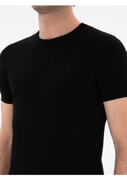 Erkek Siyah Slim Fit Bisiklet Yaka Triko T-Shirt 50309840-VR046