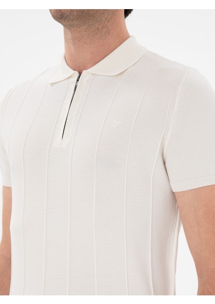 Erkek Beyaz Slim Fit Nervürlü Fermuarlı Polo Yaka Triko T-Shirt 50309871-VR013