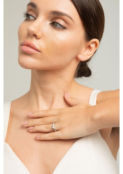 Kadın Dalgalı Tasarım Model Çelik Zirkon Taşlı Gümüş Kaplama Ayarlanabilir Pırlanta Işıltılı Yüzük modelleri