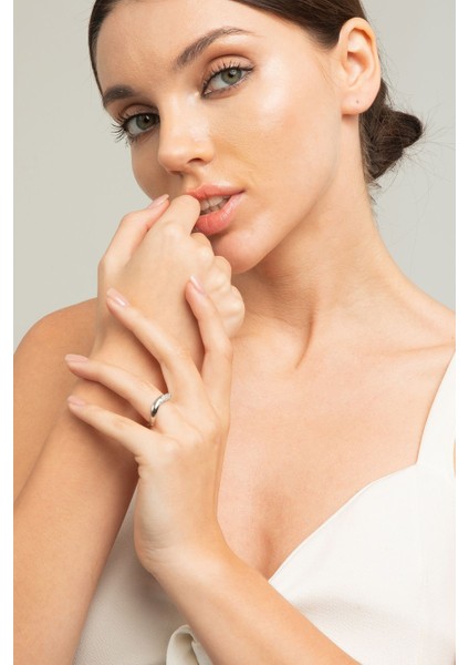 Kadın Dalgalı Tasarım Model Çelik Zirkon Taşlı Gümüş Kaplama Ayarlanabilir Pırlanta Işıltılı Yüzük indirimleri