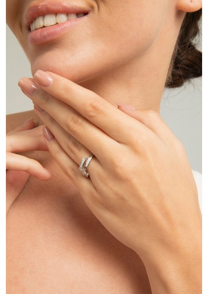 Kadın Paralel Şerit Tasarımlı Model Çelik Zirkon Taşlı Gümüş Kaplama Ayarlanabilir Işıltılı Yüzük fırsatları