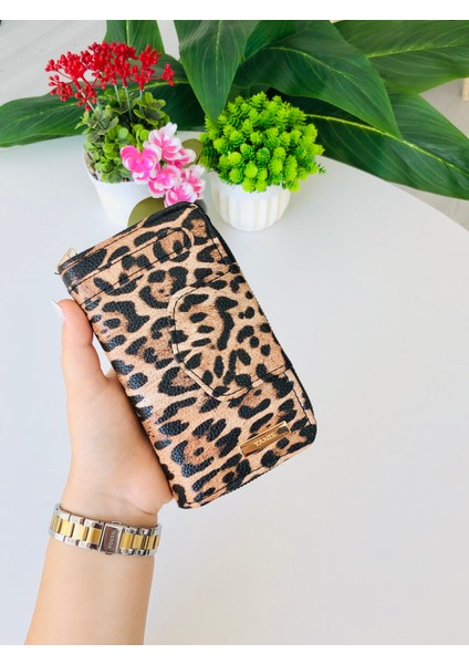 Bozuk Para Bölmeli Şık Dokulu Kullanışlı Model Leopar Kadın Cüzdanı(Vegan Deri)