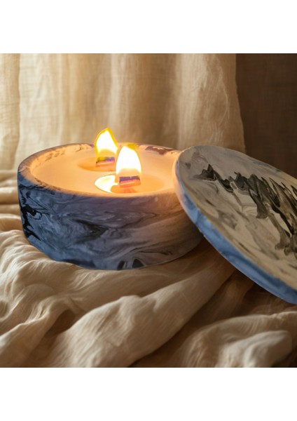 Siyah Beyaz Renk Geçişli, Tabakta, Ahşap Fitilli, Tarçın Kokulu Mum