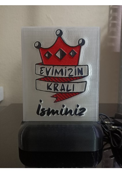 Kişiye Özel Isimli Babaya Hediyelik Kablolu LED Lamba - M3 - Evimizin Kralı - Amber Işıklı