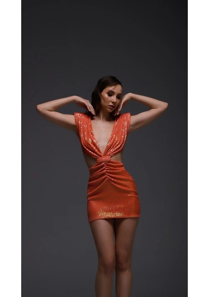 Turuncu Payetli Cut Out Detaylı Mini Elbise