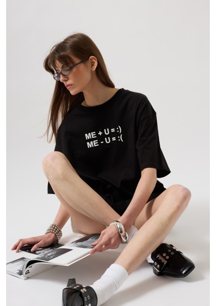 Kabartma Baskılı Siyah T-Shirt