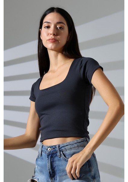 Kare Yaka Likralı Ribana Kumaş Kadın T-Shirt 21804 Füme fiyatları