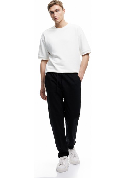 Pamuklu Cep Detaylı Beli Bağcıklı Jean Pantolon