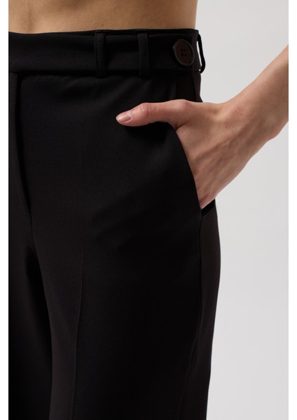 Bel Kemerli Siyah Pantolon