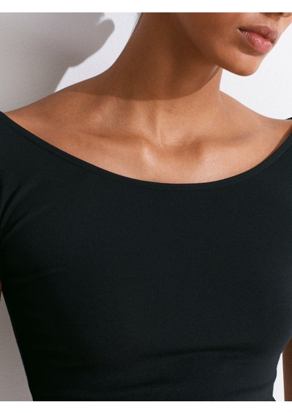 31922 Kısa Kollu T-Shirt-Siyah fırsatları