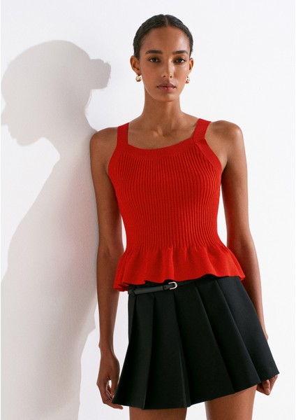 10775 Kare Yaka Askılı Fırfırlı Triko Bluz-Kırmızı